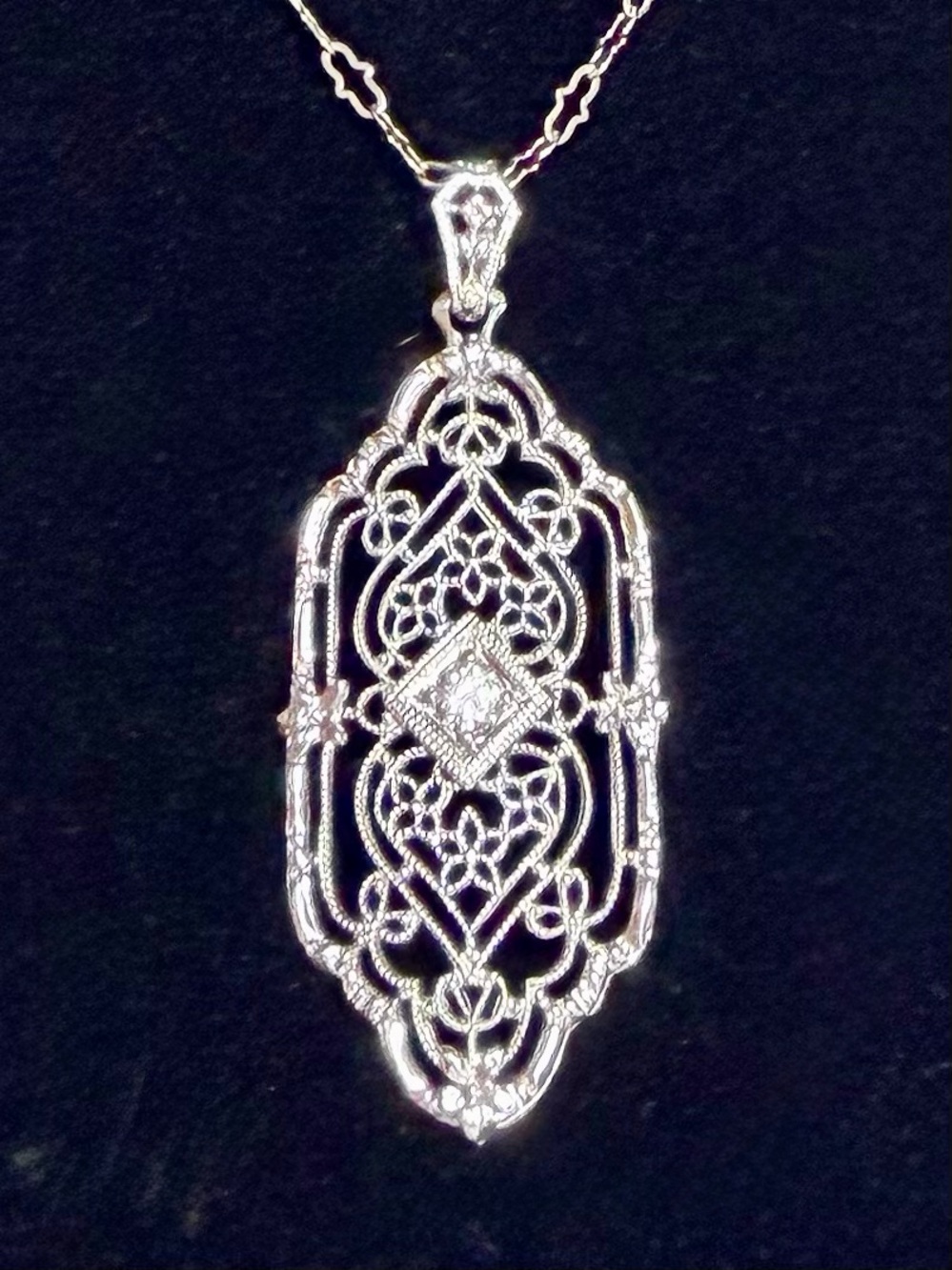 Silver Tone Ornate Filigree Pendant Necklace Vintage